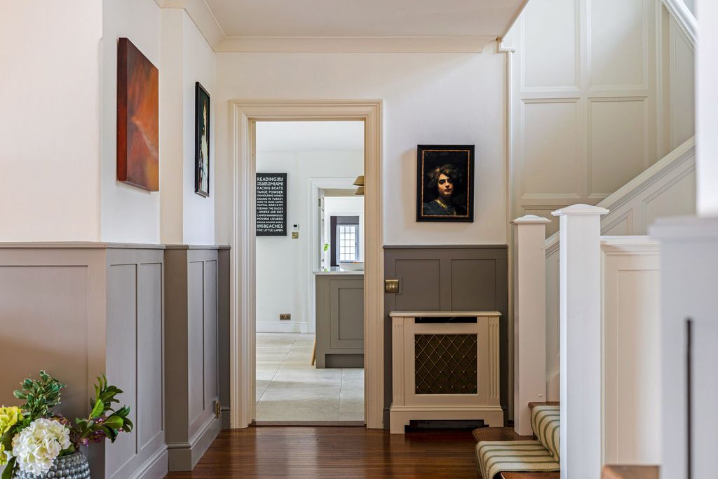 Property photo 3 of 35