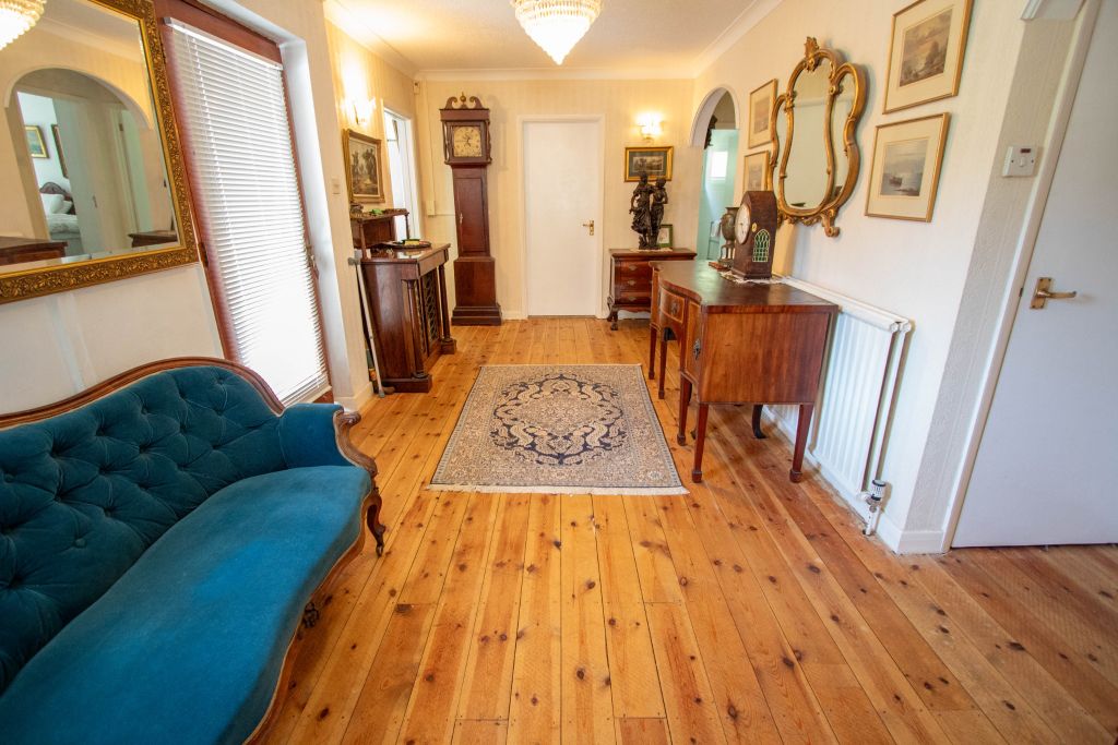 Property photo 3 of 20