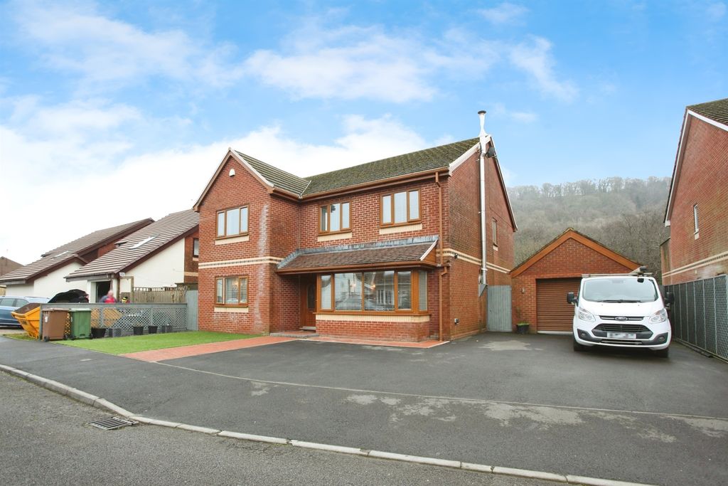 Property photo 1 of 37