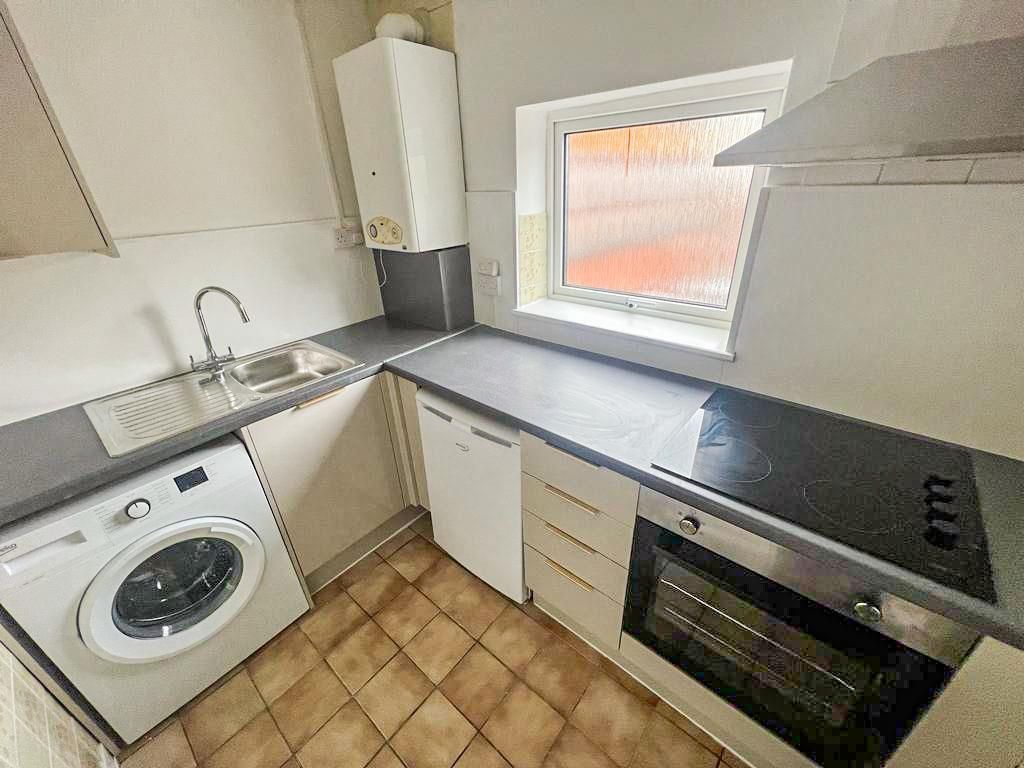 Property photo 3 of 4 Kitchen