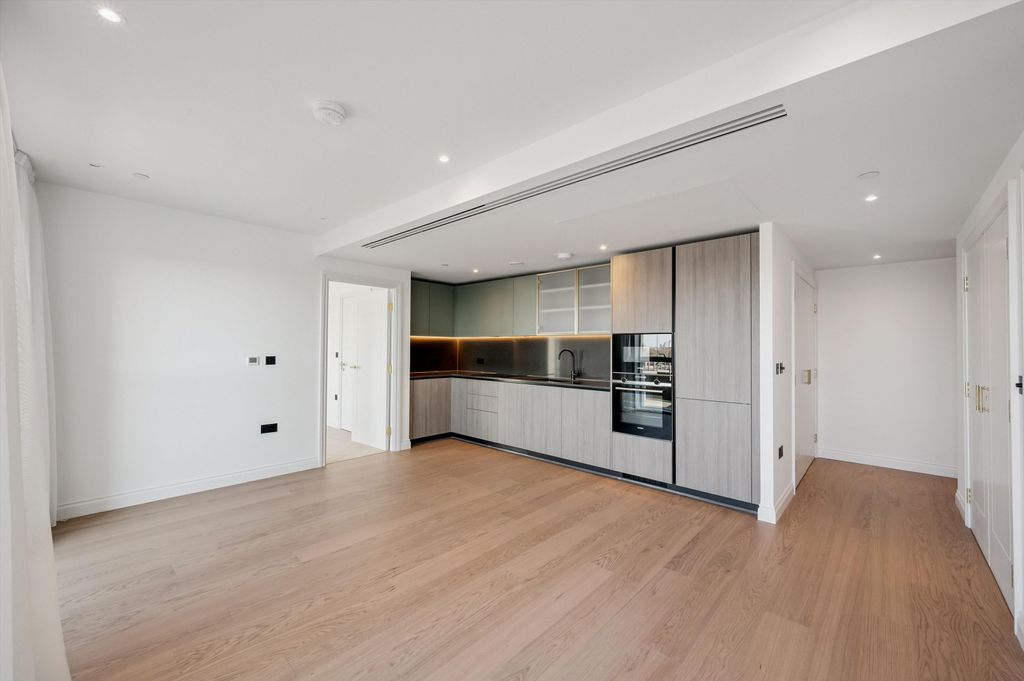 Property photo 3 of 16 Image