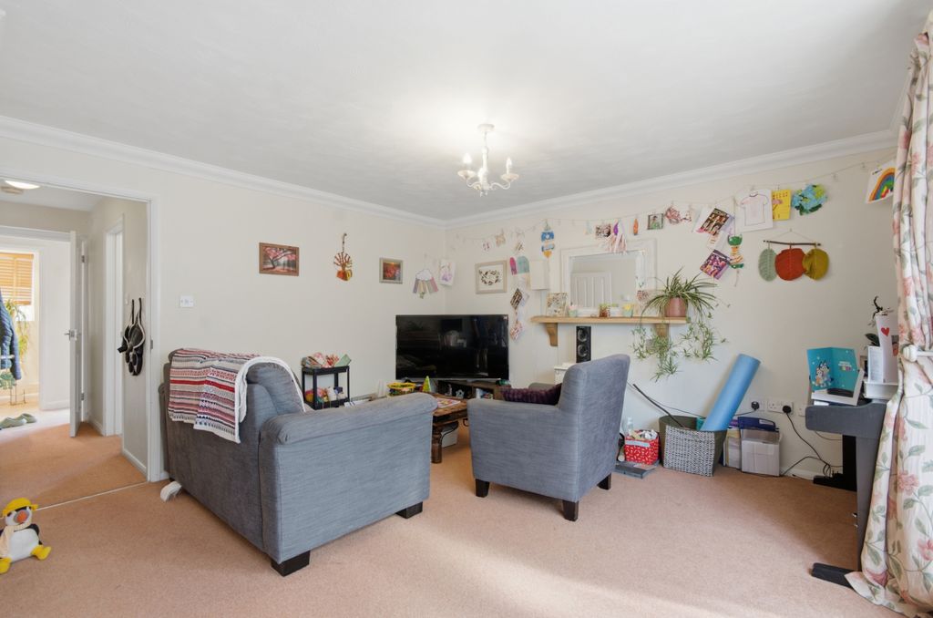 Property photo 3 of 12