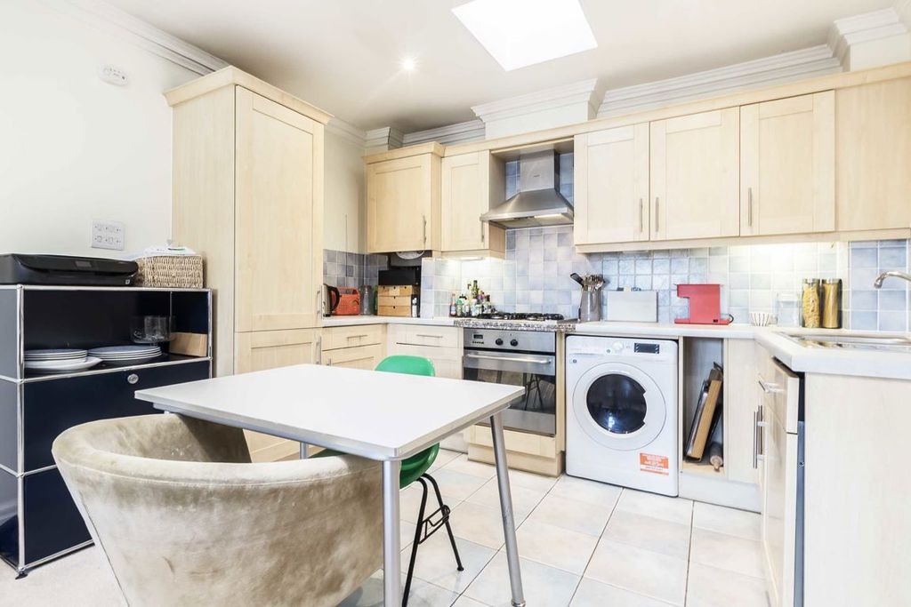 Property photo 3 of 5