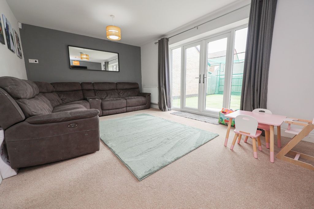 Property photo 3 of 19 4140664