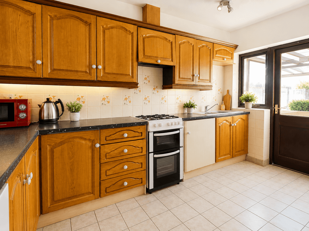 Property photo 1 of 10 3/4 Bedroom Terraced For Rent