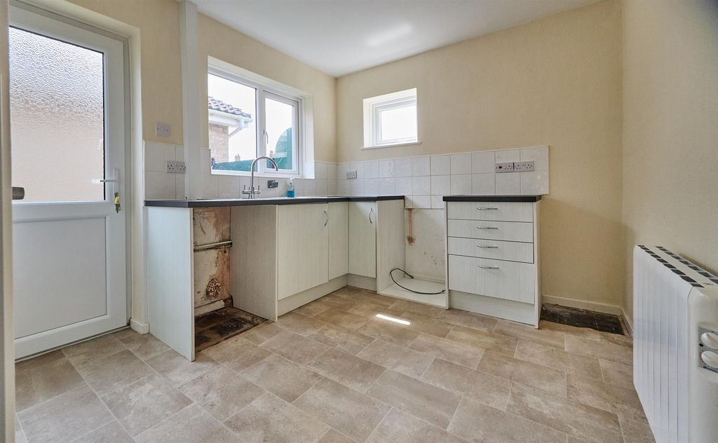 Property photo 3 of 8 Breakfast Kitchen To Front