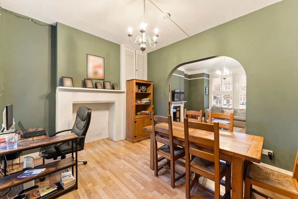 Property photo 3 of 8