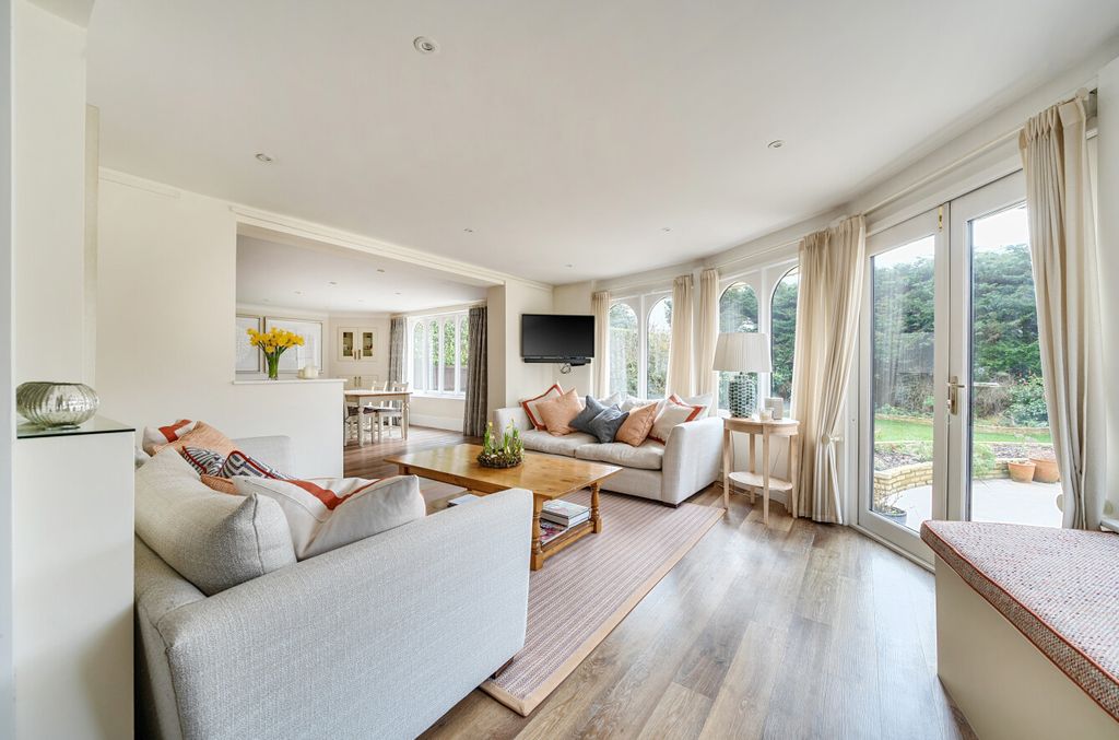 Property photo 3 of 24 1408852-14-699c64...