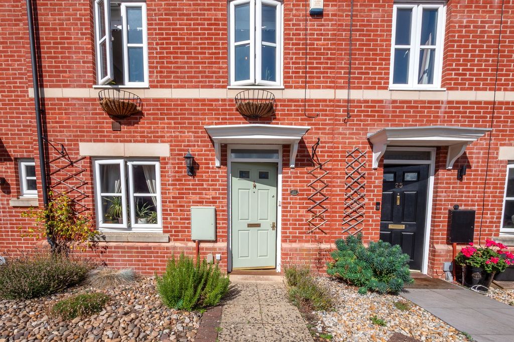 Property photo 2 of 24