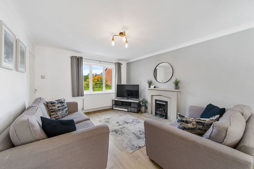 Property photo 3 of 49
