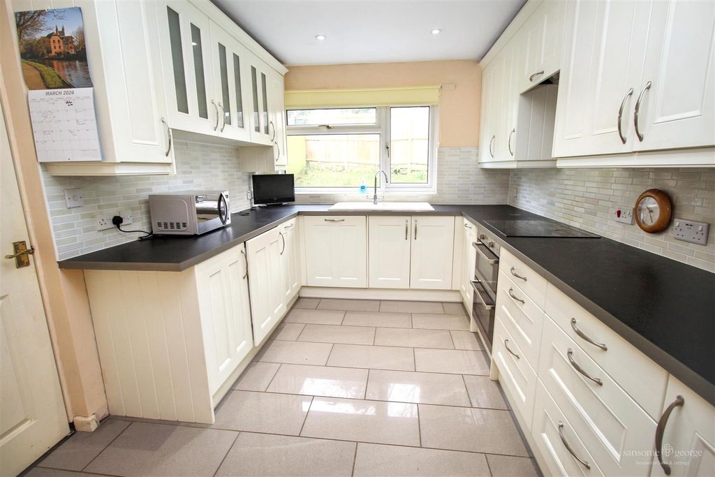 Property photo 3 of 16 Kitchen