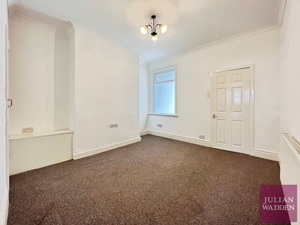 Property photo 3 of 11 Picture 3