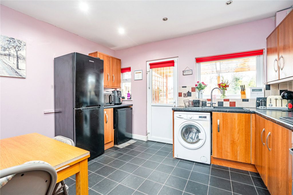 Property photo 3 of 18 Picture No. 12