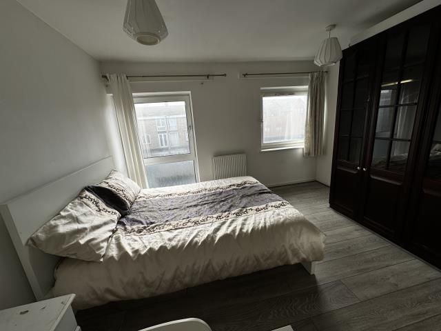 Property photo 3 of 6 Bedroom