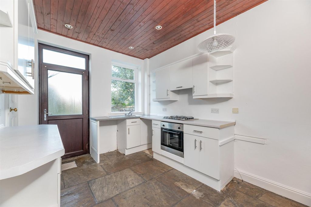 Property photo 3 of 22 Kitchen