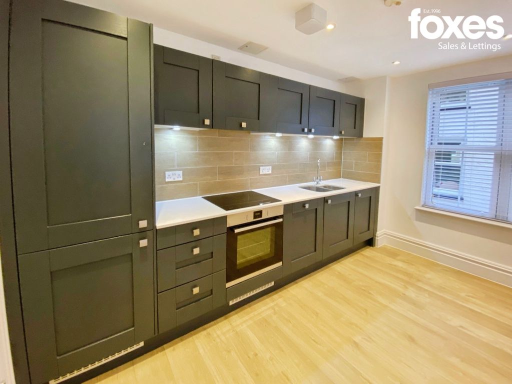 Property photo 2 of 13 4790183