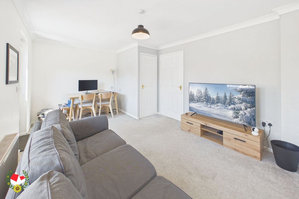 Property photo 3 of 13
