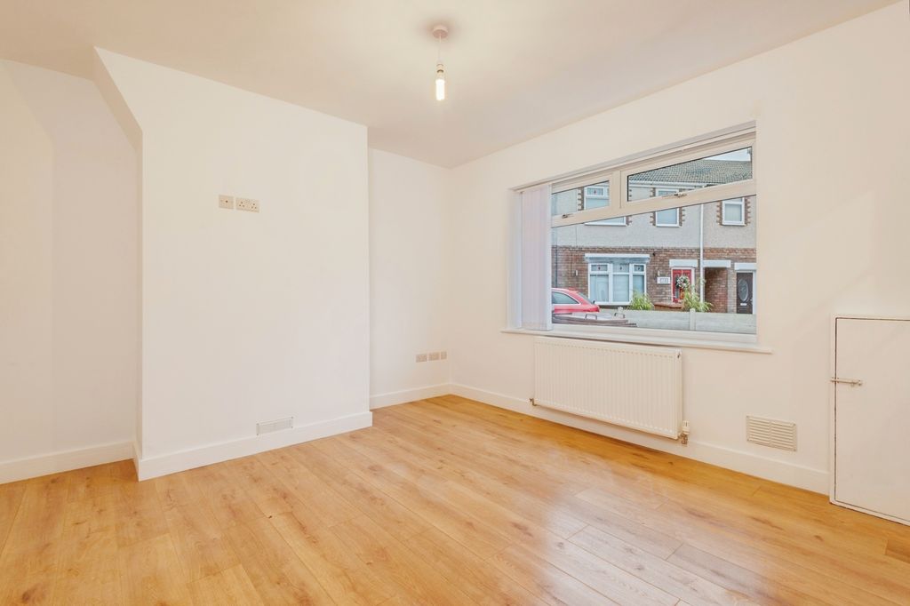 Property photo 3 of 19 Pbox-Img.Jpg