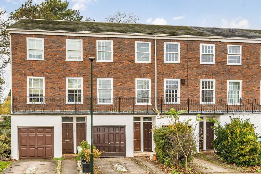 Property photo 1 of 1