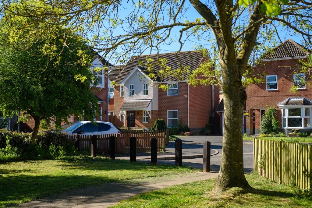 Property photo 2 of 30 4993366