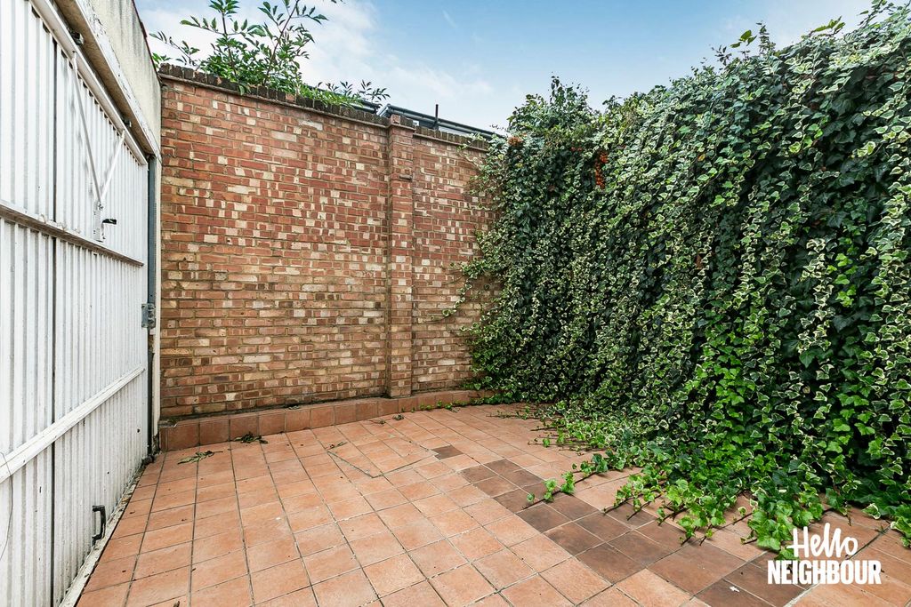 Property photo 2 of 18 Photo 1