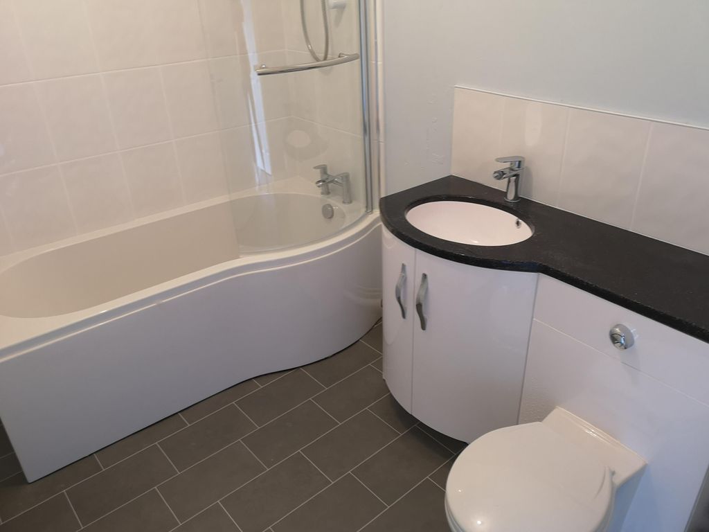 Property photo 3 of 7 Bathroom