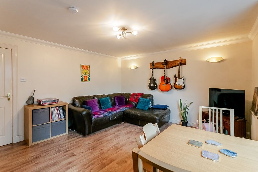 Property photo 3 of 22