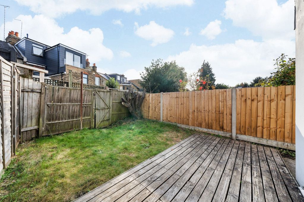 Property photo 2 of 12