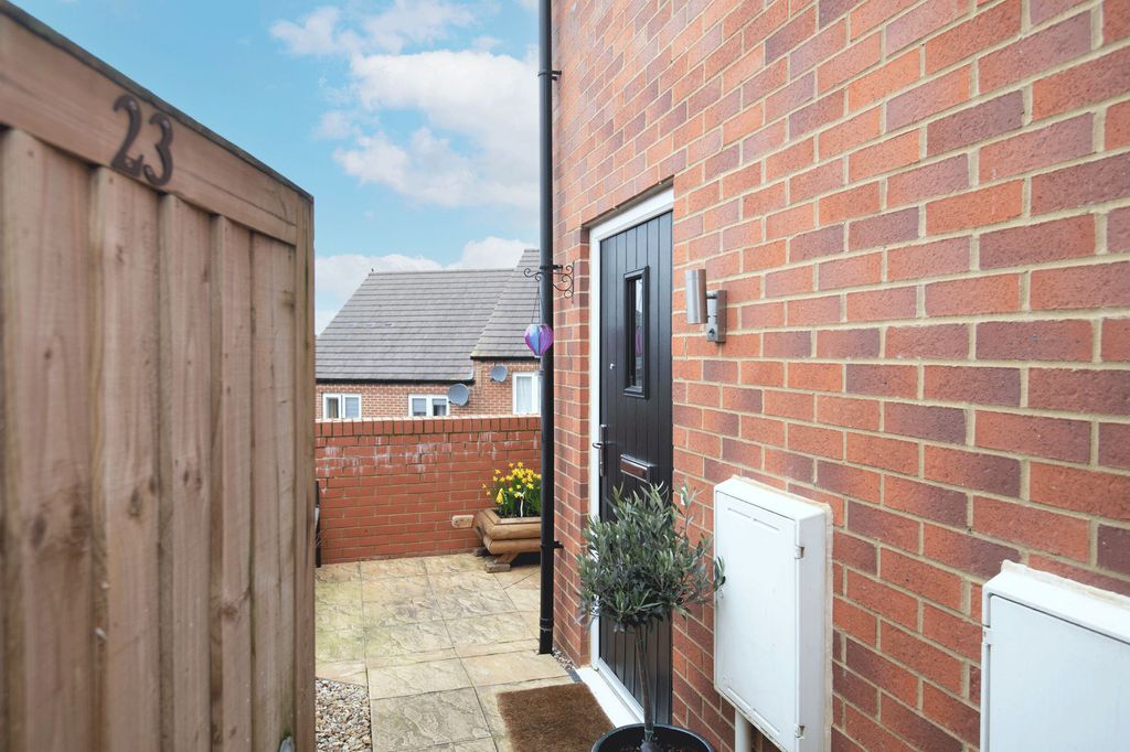 Property photo 3 of 17
