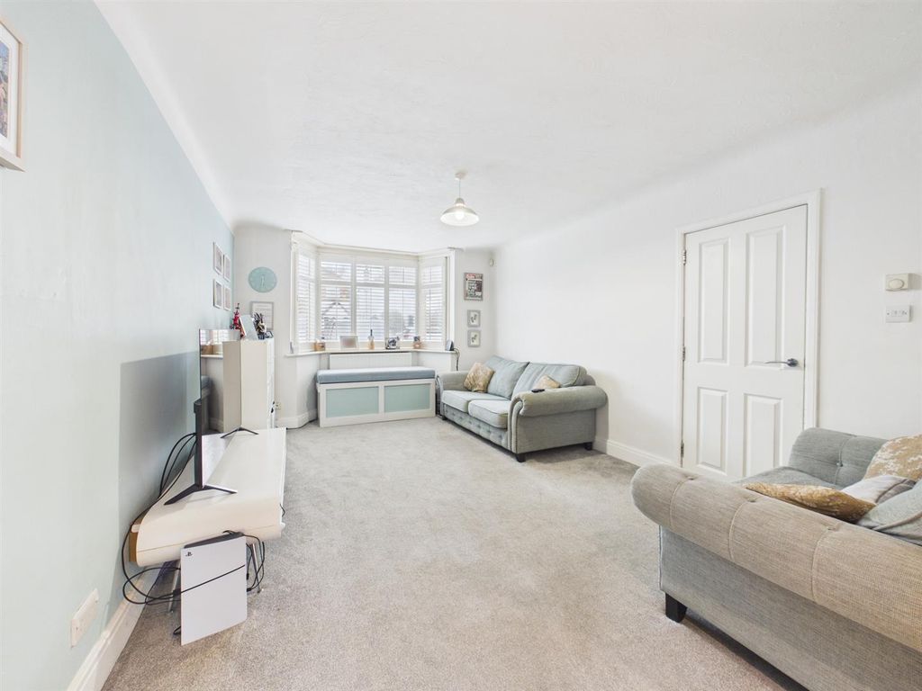 Property photo 3 of 14 Cam05080G0-Pr0276-Still022.Jpg