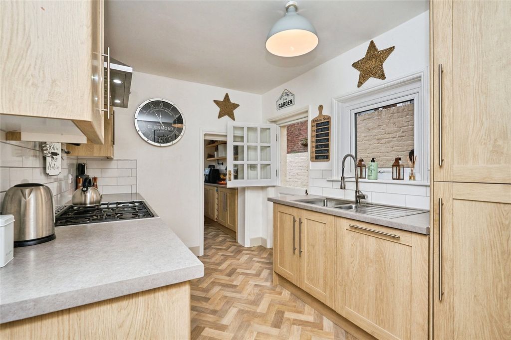 Property photo 1 of 20 Picture No. 24