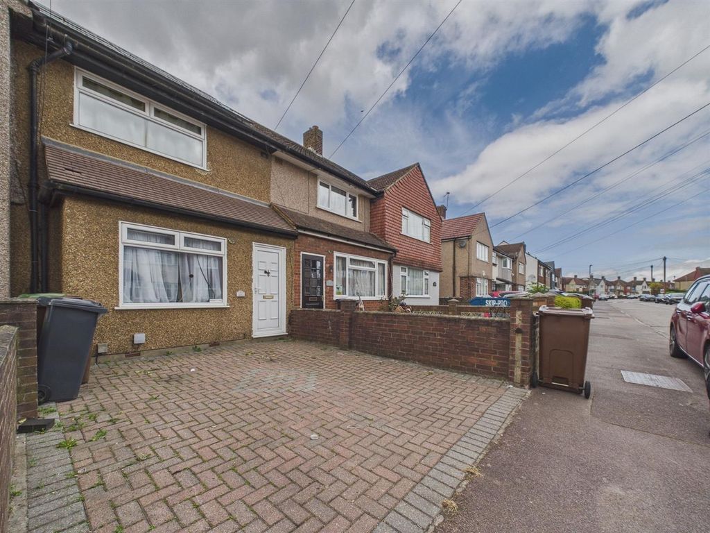 Property photo 1 of 34 Cam01798G0-Pr0664-Still033.Jpg