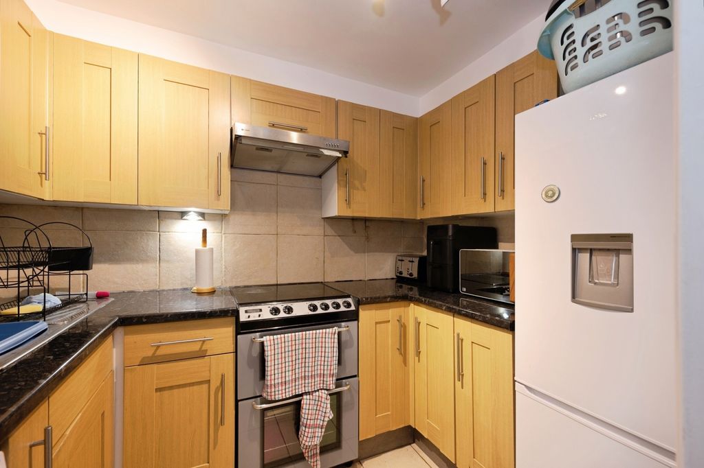 Property photo 3 of 11 Pbox-Img.Jpg