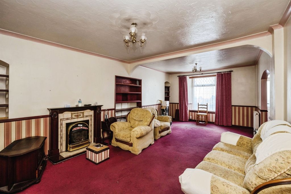 Property photo 2 of 13