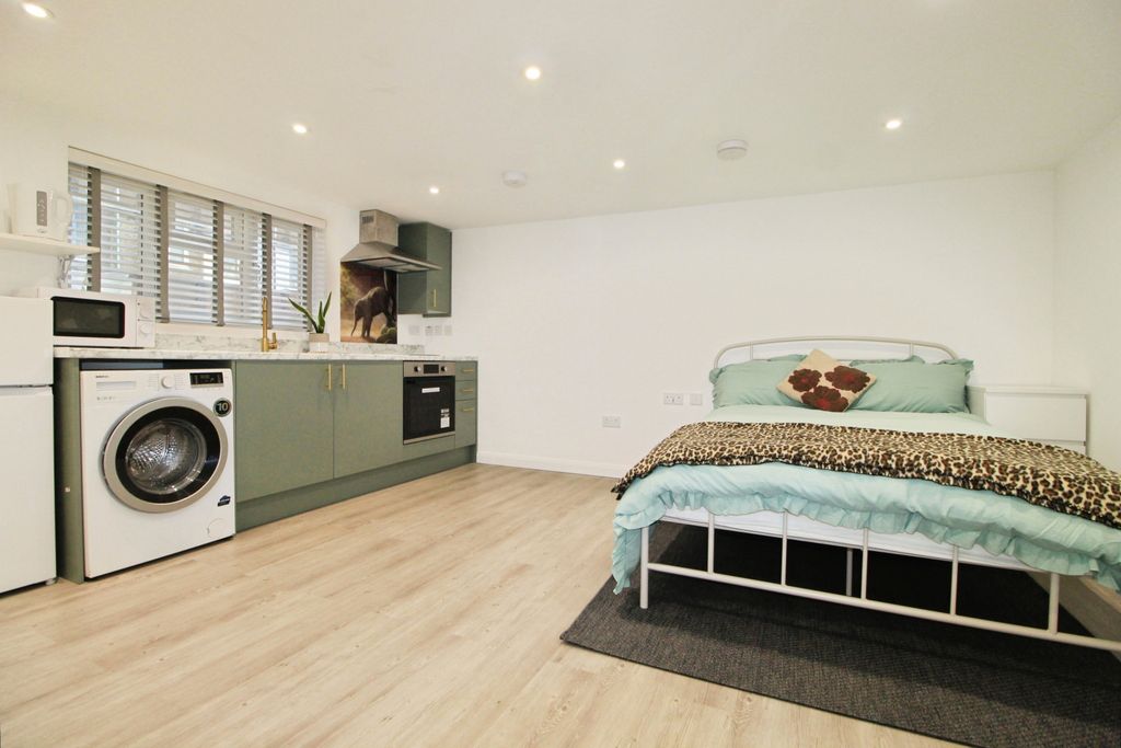 Property photo 3 of 13 Gallery