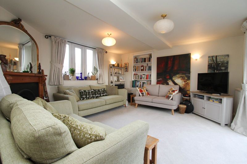 Property photo 2 of 32 Sitting Room