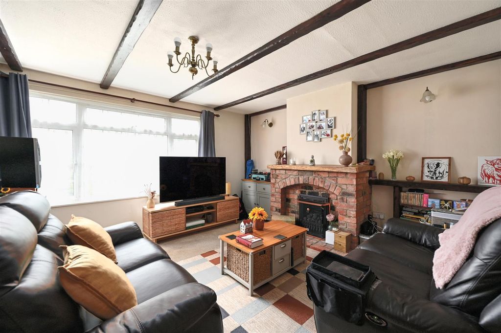 Property photo 2 of 10 Living/Dining Room