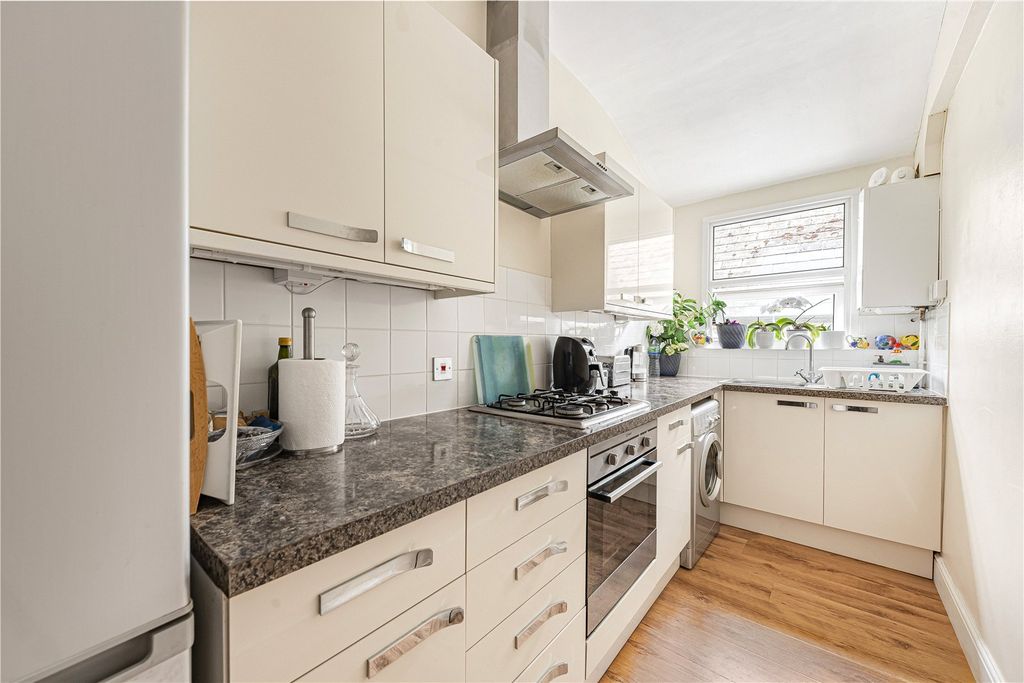 Property photo 2 of 14 Picture No. 05
