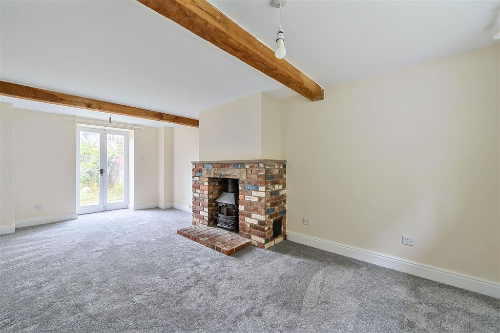 Property photo 2 of 16 Sitting Room