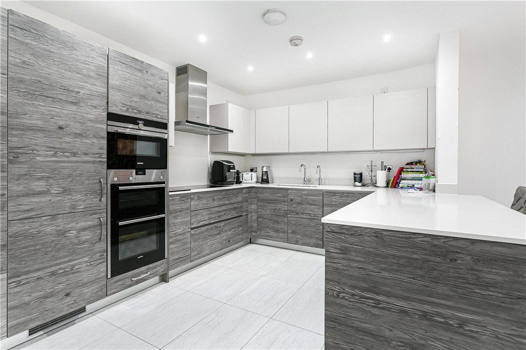 Property photo 3 of 26 Kitchen