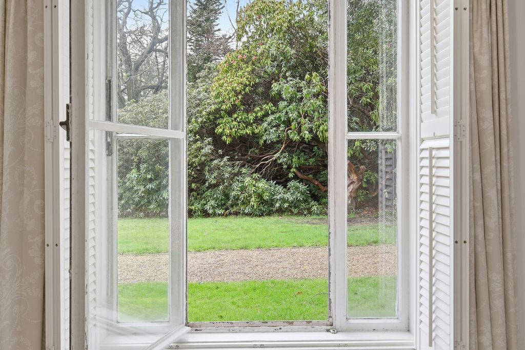 Property photo 3 of 16 Lounge Door To Garden