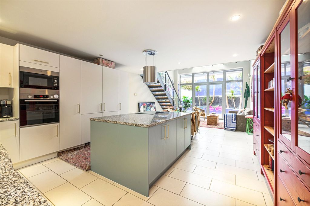 Property photo 2 of 16 Kitchen