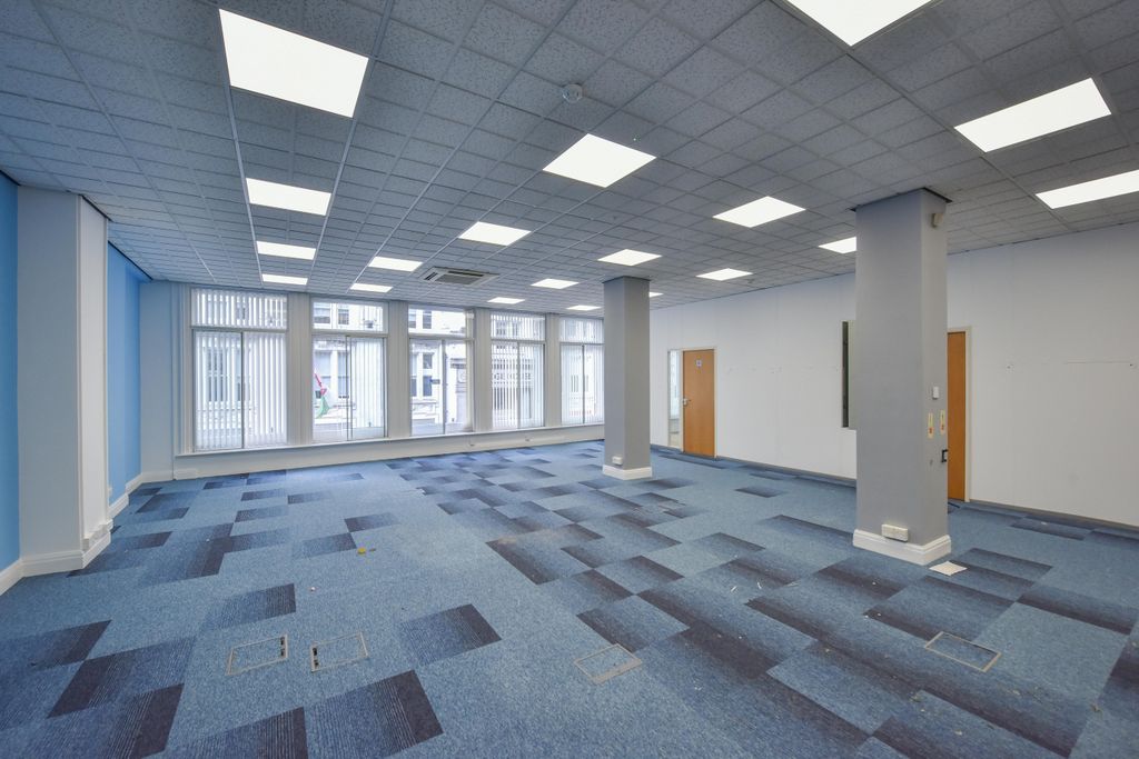 Property photo 3 of 10 Marketchambers017.Jpg