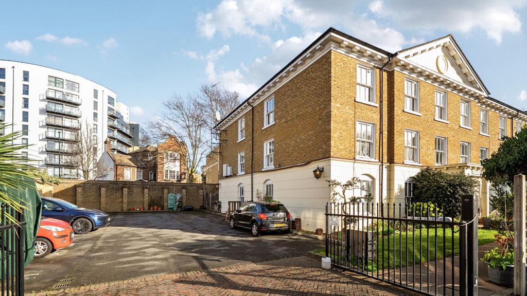 Property photo 3 of 20