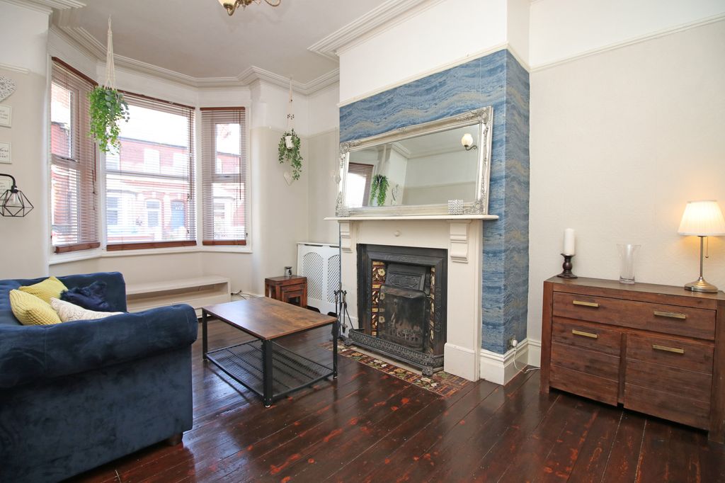 Property photo 2 of 18