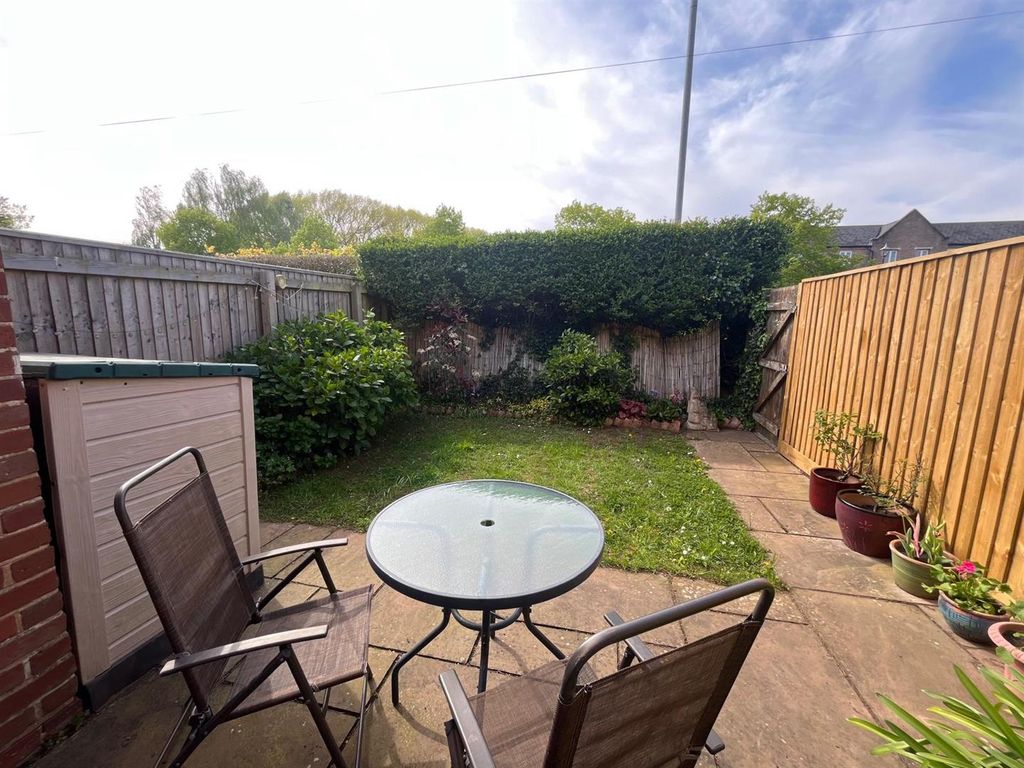Property photo 2 of 14 Garden.Jpg