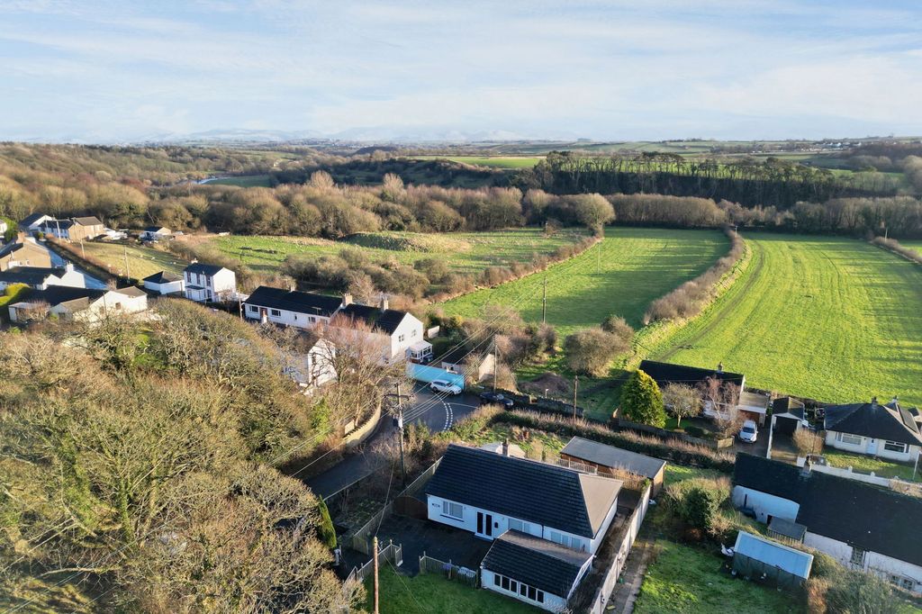 Property photo 2 of 22