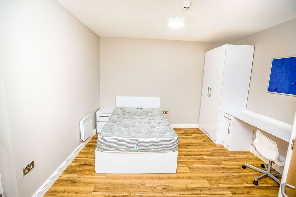 Property photo 3 of 4