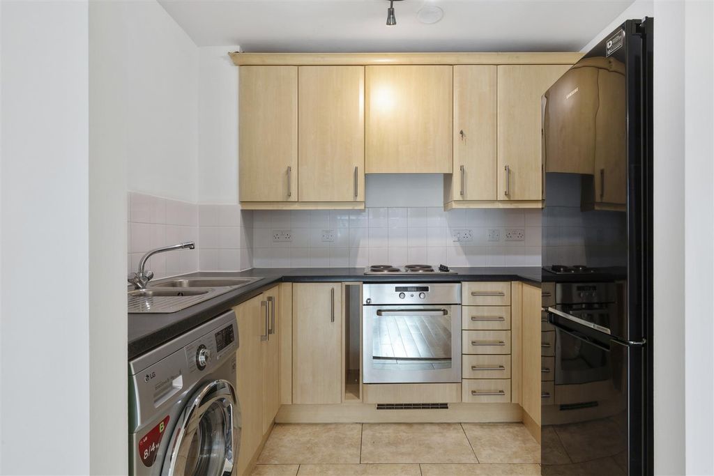 Property photo 2 of 20 Kitchen