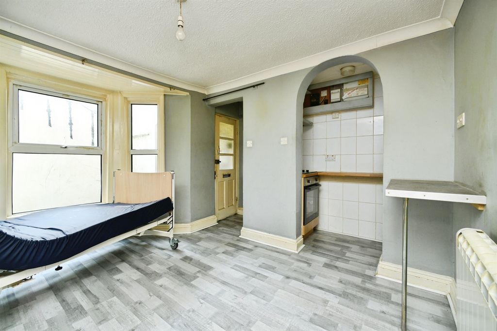 Property photo 3 of 13